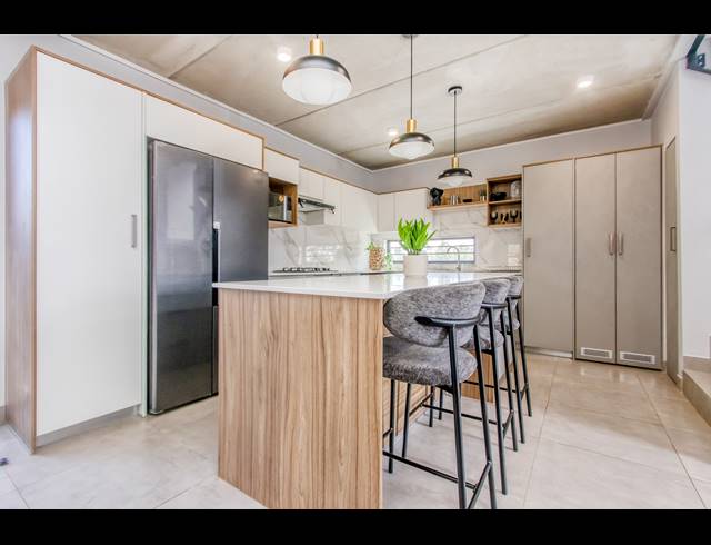 4 BEDROOM CLUSTER FOR SALE IN ALBERTSDAL